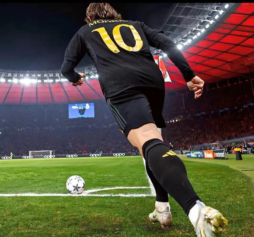 罗马诺:魔笛100%爱着皇马 能否留队取决于俱乐部 罗马诺:魔笛100%爱着皇马 能否留队取决于俱乐部